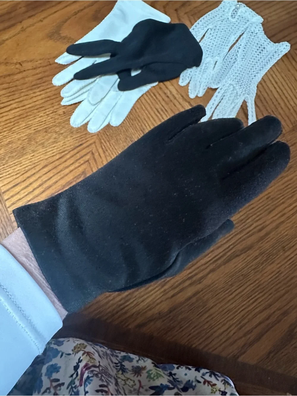 Classic Women's Black and White Glove Set - Three-Pair Collection